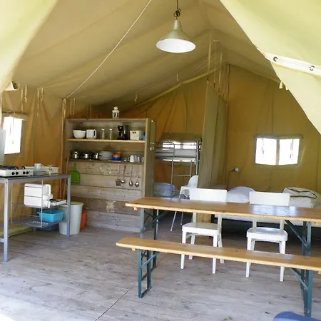 Le Domaine De Pecany Hébergement de vacances *