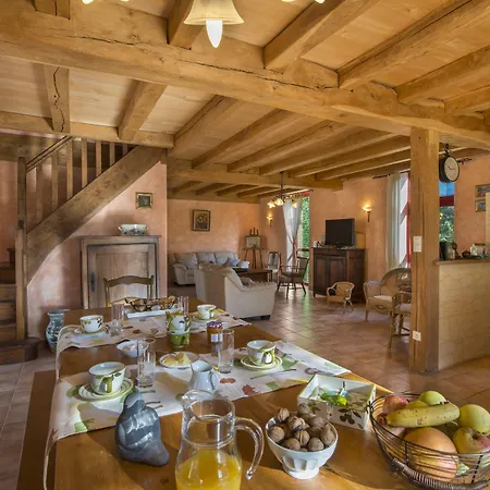 Le Domaine De Pecany Hébergement de vacances